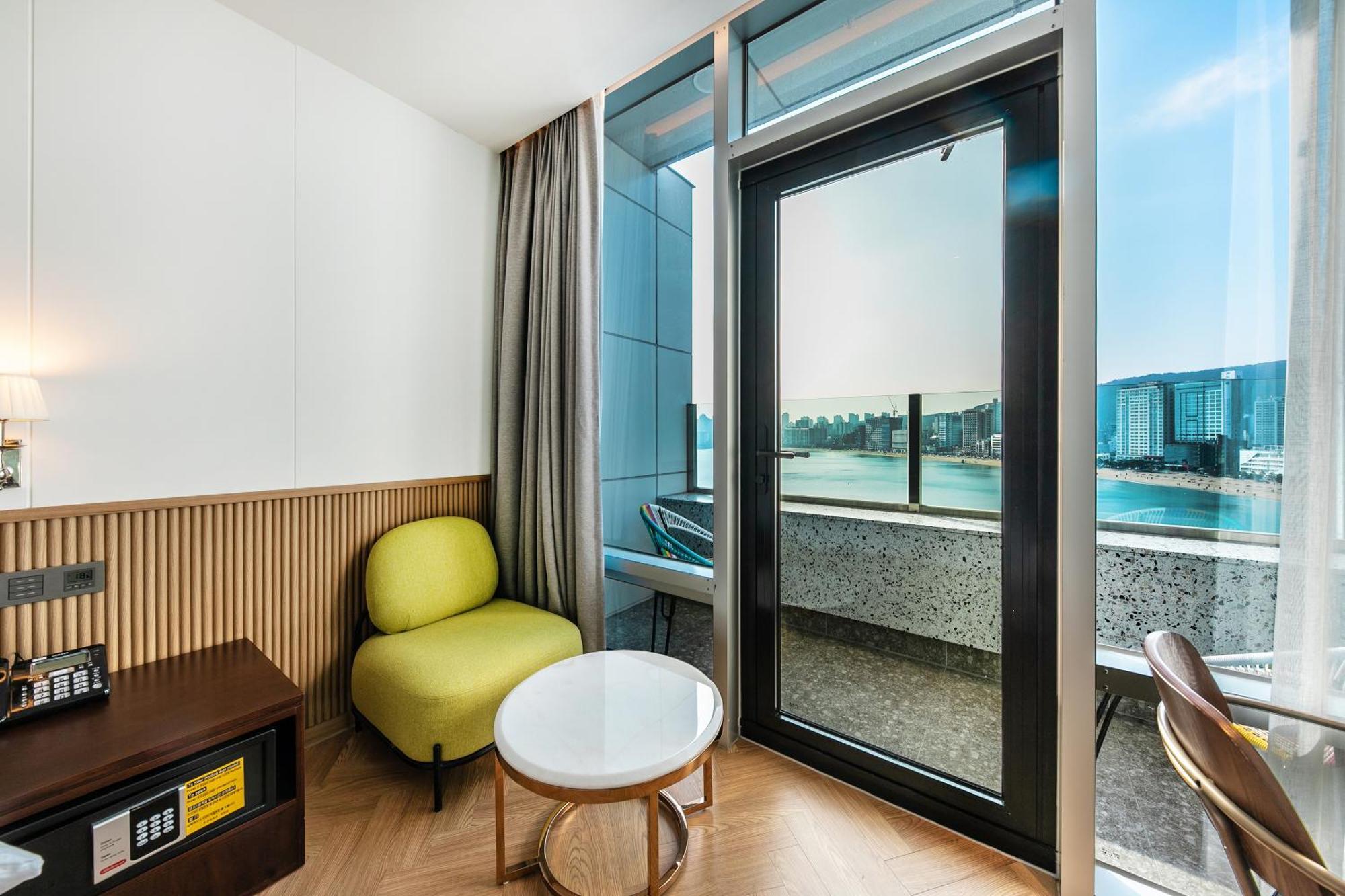 H Avenue Gwanganri Beach Busan Bagian luar foto