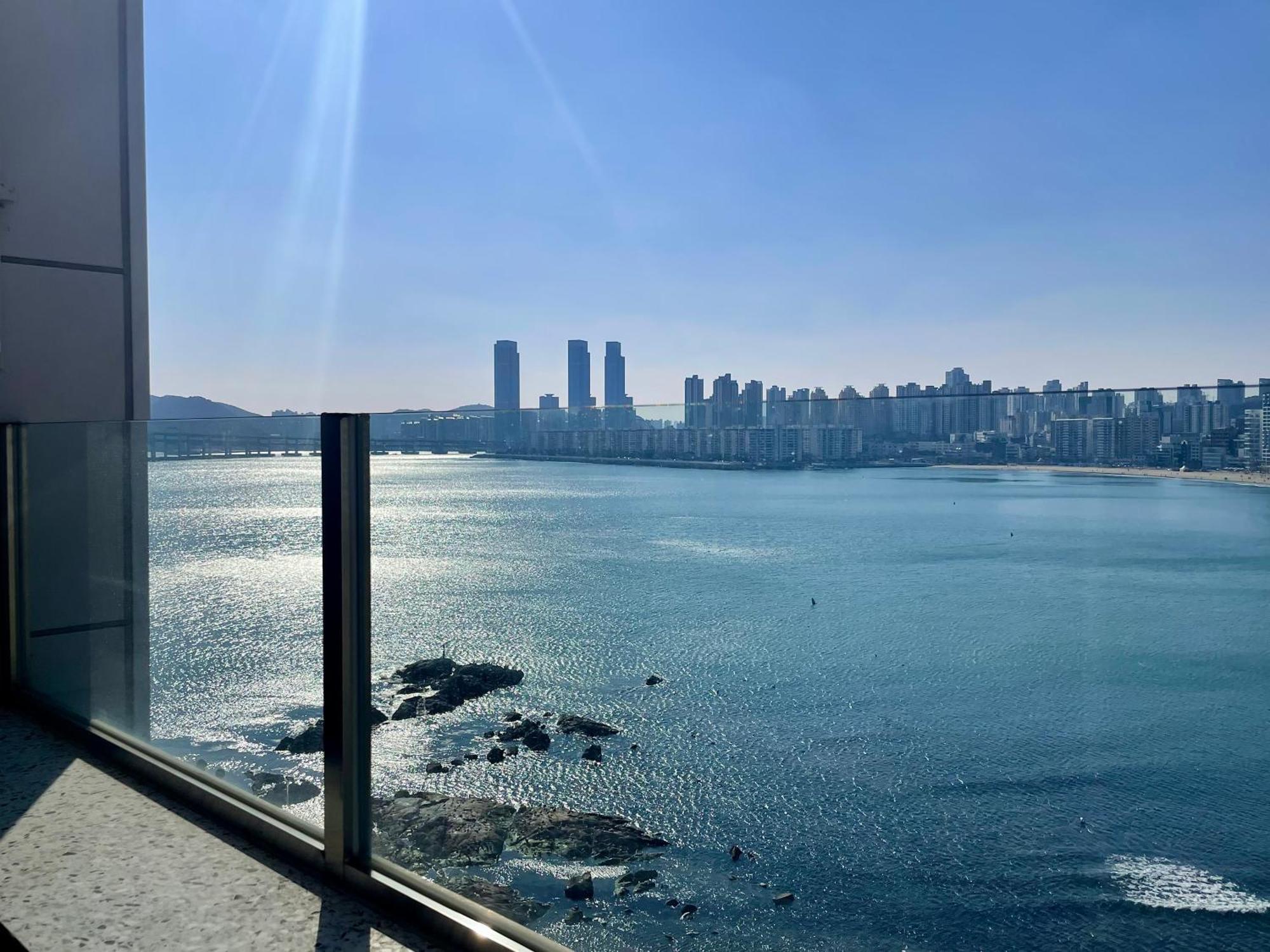H Avenue Gwanganri Beach Busan Bagian luar foto