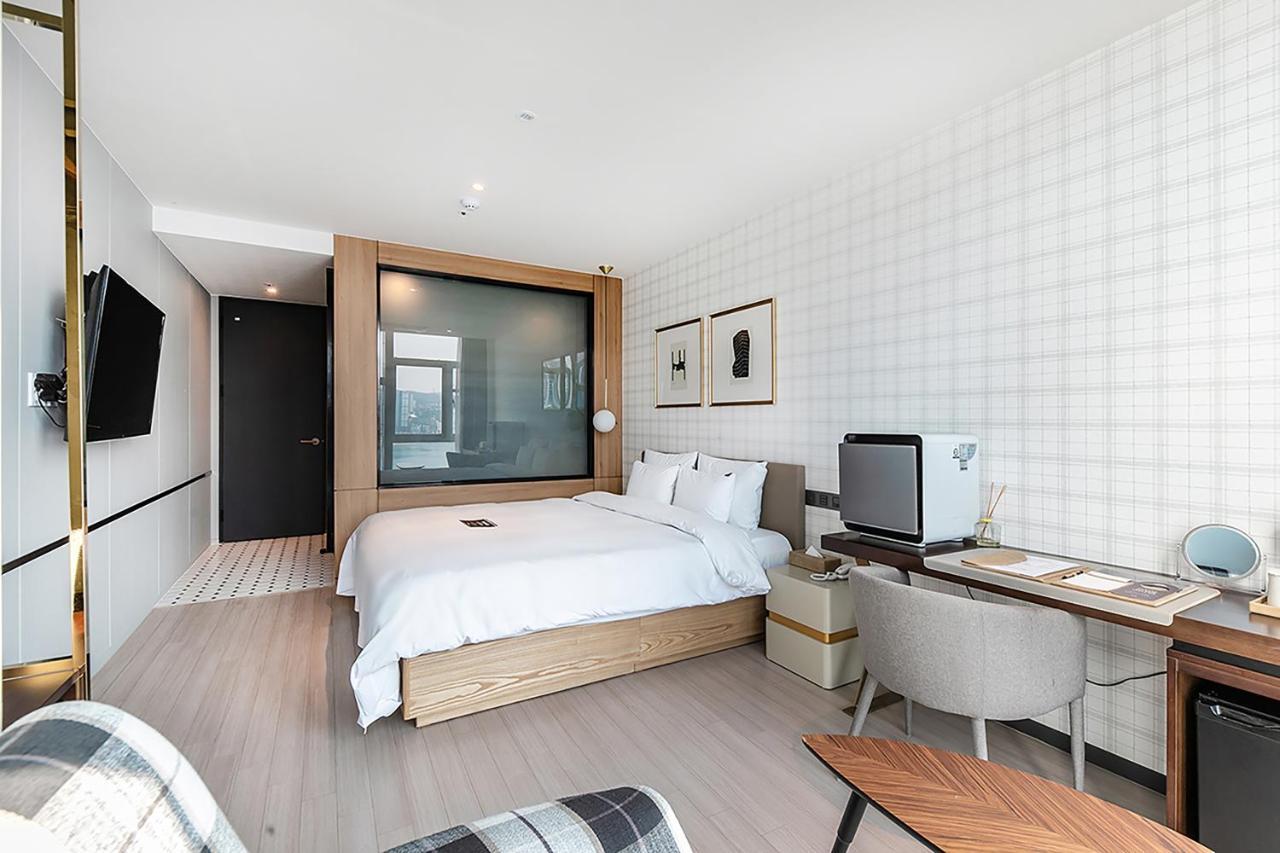 H Avenue Gwanganri Beach Busan Bagian luar foto
